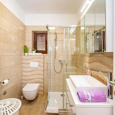 Ferienhaus 4 Bedroom Beautiful In *